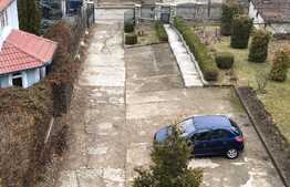 Imobil tip casa, 600 de mp plus curte de cca 400 de mp pentru parcari