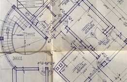 Imobil tip casa, 600 de mp plus curte de cca 400 de mp pentru parcari