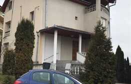 Imobil tip casa, 600 de mp plus curte de cca 400 de mp pentru parcari