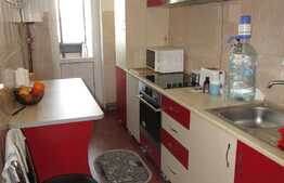 De vanzare apartament 3 camere, 67 mp, decomandat, boxa la subsol, zona Profi