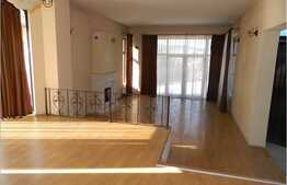 Casa cu pozitie unica, 576 mp utili, piscina interioara! Expozitie sudica!