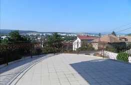 Casa cu pozitie unica, 576 mp utili, piscina interioara! Expozitie sudica!