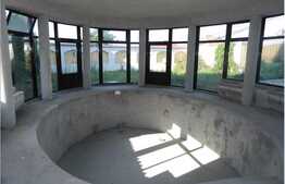 Casa cu pozitie unica, 576 mp utili, piscina interioara! Expozitie sudica!