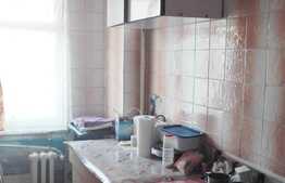 De vanzare garsoniera 41,5 mp, decomandata, boxa la subsol, zona Kaufland