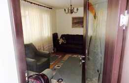 De vanzare apartament 3 camere, 65 mp, decomandat, zona Piata Flora