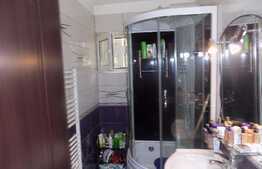 De vanzare apartament 3 camere, 65 mp, decomandat, zona Piata Flora