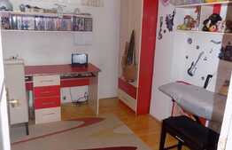 Apartament 3 camere, 106,4 mp, decomandat, garaj, boxa la subsol, zona Union