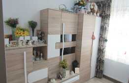 De vanzare apartament 3 camere, 57.60 mp! Mobilat si utilat! Zona strazii Florilor!