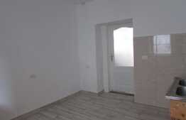 Garsoniera 35 mp, 2 parcari, nemobilata, zona Piata Mihai Viteazu