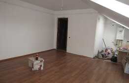 Vanzare mansarda cu 2 camere, 56 mp! Zona strazii Florilor!