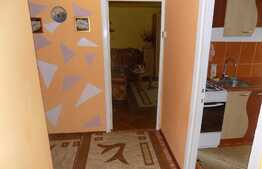 De vanzare apartament 3 camere, 67 mp, decomandat, parcare, 2 boxe, zona Profi