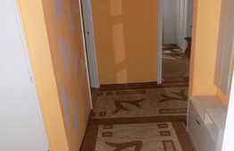 De vanzare apartament 3 camere, 67 mp, decomandat, parcare, 2 boxe, zona Profi