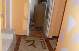 De vanzare apartament 3 camere, 67 mp, decomandat, parcare, 2 boxe, zona Profi