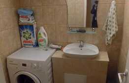 De vanzare apartament 3 camere, 67 mp, decomandat, parcare, 2 boxe, zona Profi