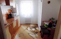 De vanzare apartament 3 camere, 67 mp, decomandat, parcare, 2 boxe, zona Profi