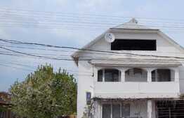 Casa individuala, 13 incaperi, 410 mp, teren 500 mp, zona Interservisan!