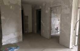 De vanzare apartament 2 camere, 60 mp, decomandat, zona Iulius Mall