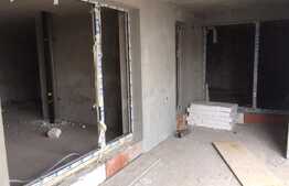 De vanzare apartament 2 camere, 60 mp, decomandat, zona Iulius Mall