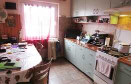 Apartament 4 camere, 90 mp, decomandat, etaj intermediar, zona Billa