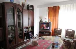Apartament 4 camere, 90 mp, decomandat, etaj intermediar, zona Billa