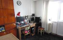 Apartament 4 camere, 90 mp, decomandat, etaj intermediar, zona Billa