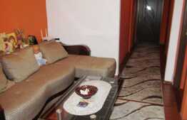 De vanzare apartament 3 camere, 67 mp, decomandat, zona Profi