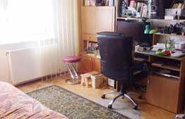 De vanzare apartament 4 camere, 82 mp, decomandat, zona strazii Donath