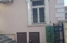 Casa pentru birouri, 336 mp, 10 incaperi, zona Casa de Cultura a Studentilor