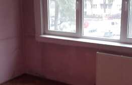 Apartament 3 camere, 65 mp, etaj intermediar, zona Piata Hermes