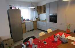 Triplex cu arhitectura mediteraneana. 98 mp, teren de 100 mp, zona linistita!