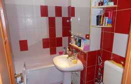 2 camere decomandate, 44 mp, A. C., boxa subsol, parcare, zona Big. La cheie!