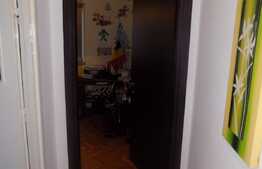 Apartament finisat/mobilat 3 camere, 70 mp, boxa la subsol, zona Piata Flora