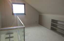 Apartament cu 4 camere, 131 mp, scara interioara! Zona Vivo!