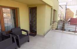 3 camere, 103 mp, terasa 40 mp, garaj, zona strazii Gruia. La cheie!