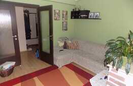 De vanzare apartament 3 camere, 72 mp, parcare, zona Primariei Baciu