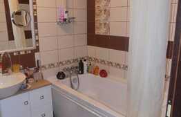 De vanzare apartament 3 camere, 72 mp, parcare, zona Primariei Baciu