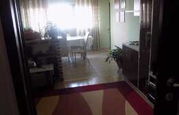 De vanzare apartament 3 camere, 72 mp, parcare, zona Primariei Baciu