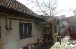 Casa demolabila, 40 mp utili, teren de 160 mp, zona buna!