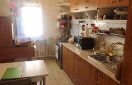Apartament 4 camere, 78 mp, decomandat, garaj, boxa, zona Kaufland