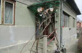 De vanzare casa individuala 80 mp, 2890 mp teren, zona linistita!