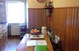 Apartament 4 camere, 79 mp, decomandat, etaj intermediar, zona Billa