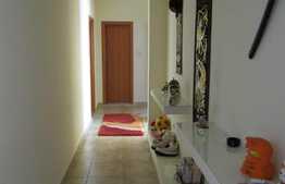 3 camere, 103 mp, decomandat, garaj, parcare, boxa, zona Grand Hotel Italia