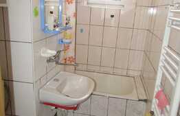 Apartament 3 camere, 49 mp, zona strazii Parang