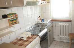 Apartament 3 camere, 49 mp, zona strazii Parang