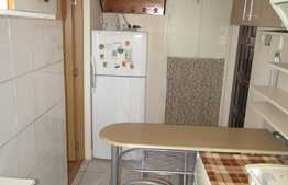 Apartament 3 camere, 49 mp, zona strazii Parang