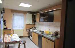 Apartament 3 camere, 65 mp, decomandat, boxa, zona strazii Mogosoaia