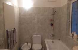 3 camere decomandate, 78 mp, terasa, garaj, in casa/vila, zona Piata Abator