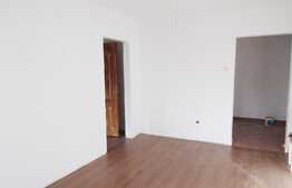 Apartament de vanzare, 2 camere, 36 mp, zona strazii Calea Floresti