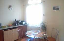 2 camere decomandate, 76 mp, terasa, in casa/vila, zona Piata Abator