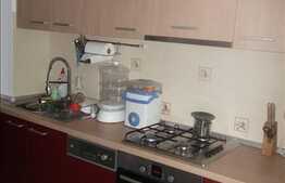 De vanzare 3 camere decomandate, 77 mp utili, boxa la subsol, zona Piata Cipariu